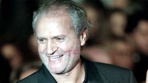 chi è assino di versace|Gianni Versace: storia dello stilista entrato nel mito .